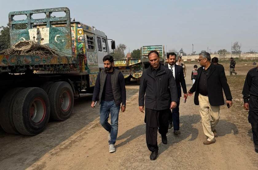 Read more about the article سیکرٹری محمد اجمل بھٹی کا رکھ چھبیل گندم سٹاک سنٹر لاہور کا دورہ