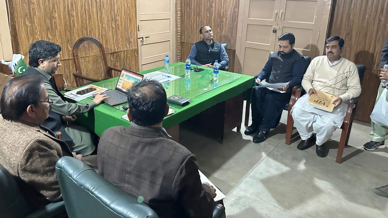 Read more about the article سیکرٹری پرائس کنٹرول اینڈ کماڈیٹیز مینجمنٹ محمد اجمل بھٹی کا ملتان دفتر کا دورہ