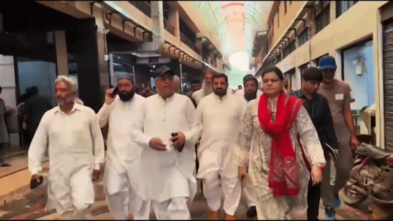 Read more about the article معاون خصوصی برائے پرائس کنٹرول سلمیٰ بٹ کا ٹولنٹن مارکيٹ ميں پولٹری منڈی کا دورہ