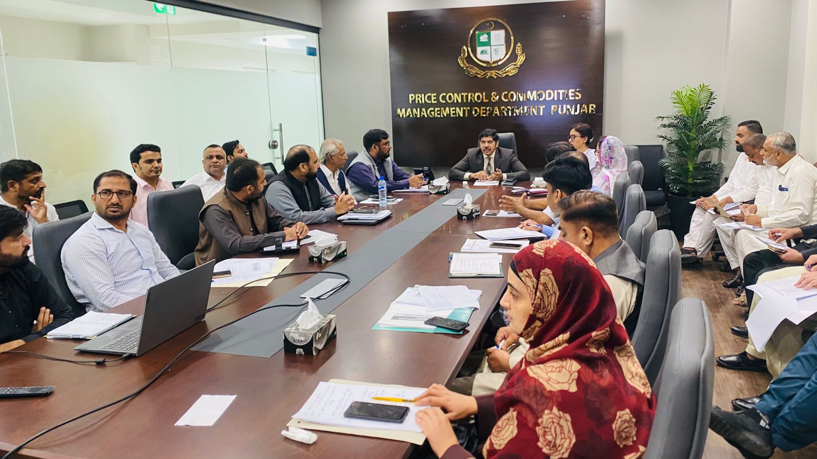 Read more about the article پنجاب میں اشیائے ضروریہ کی مؤثر ترسیل سے متعلق اعلیٰ سطحی اجلاس