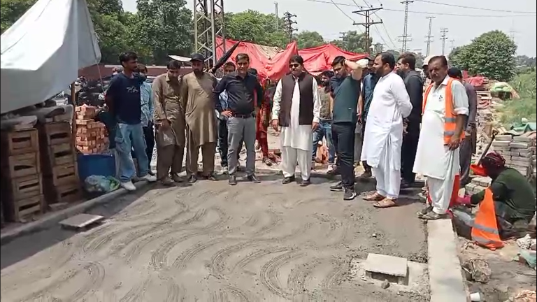 Read more about the article چھٹی کے روز بھی سیکرٹری پرائس کنٹرول ڈاکٹر احسان بھٹہ کے ہنگامی دورے