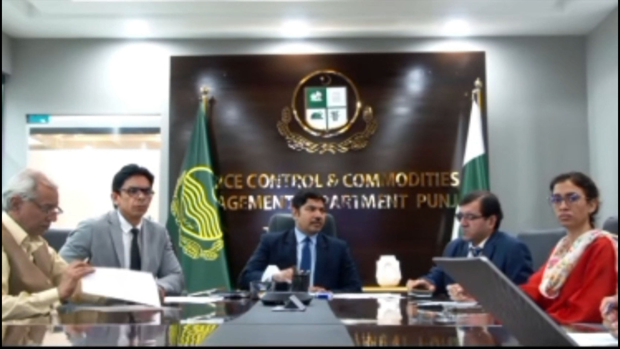 Read more about the article وزیر اعلیٰ پنجاب کی ہدایت پر صوبہ بھر میں گراں فروشوں اور ناجائز ذخیرہ اندوزوں کیخلاف کریک ڈاؤن کا آغاز