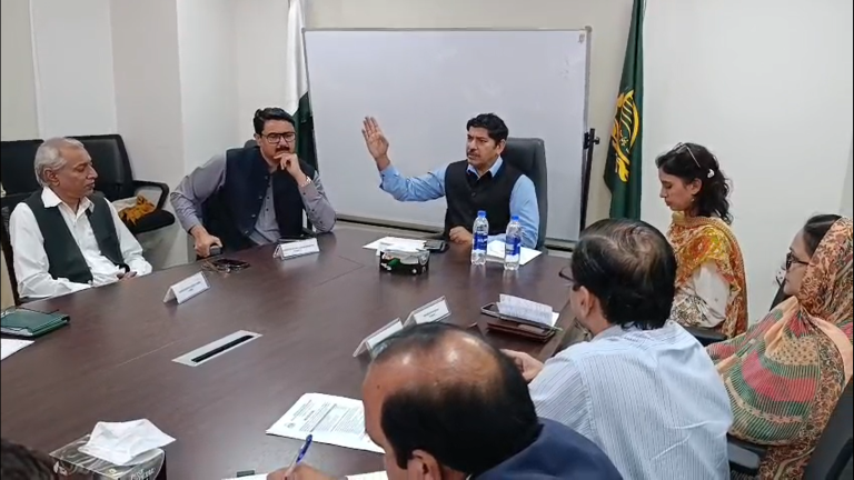Read more about the article پنجاب حکومت نے پرائس کنٹرول ڈیپارٹمنٹ کے کمیٹی روم میں مرکزی مانیٹرنگ سیل قائم کر دیا،
